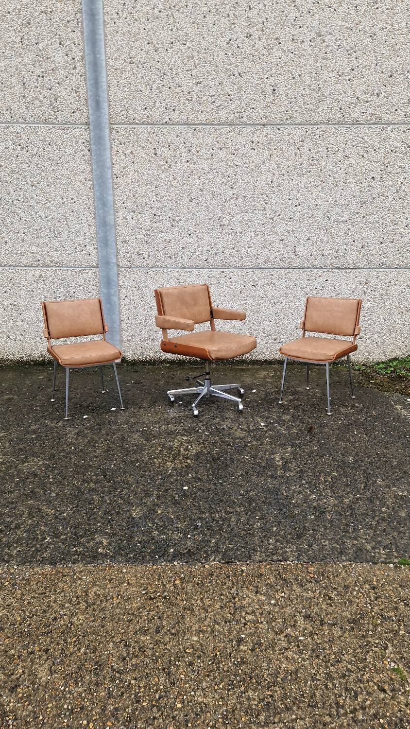 Set of an office chair and 2 Marcom chairs from the 60s