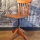 Chaise américaine pivotante