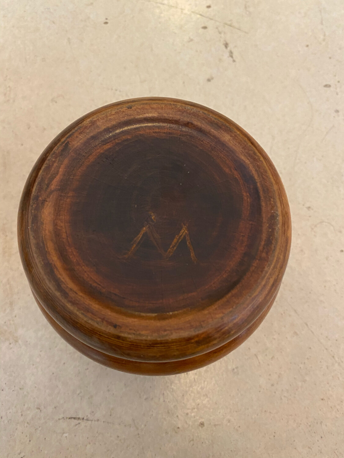 Vase en bois