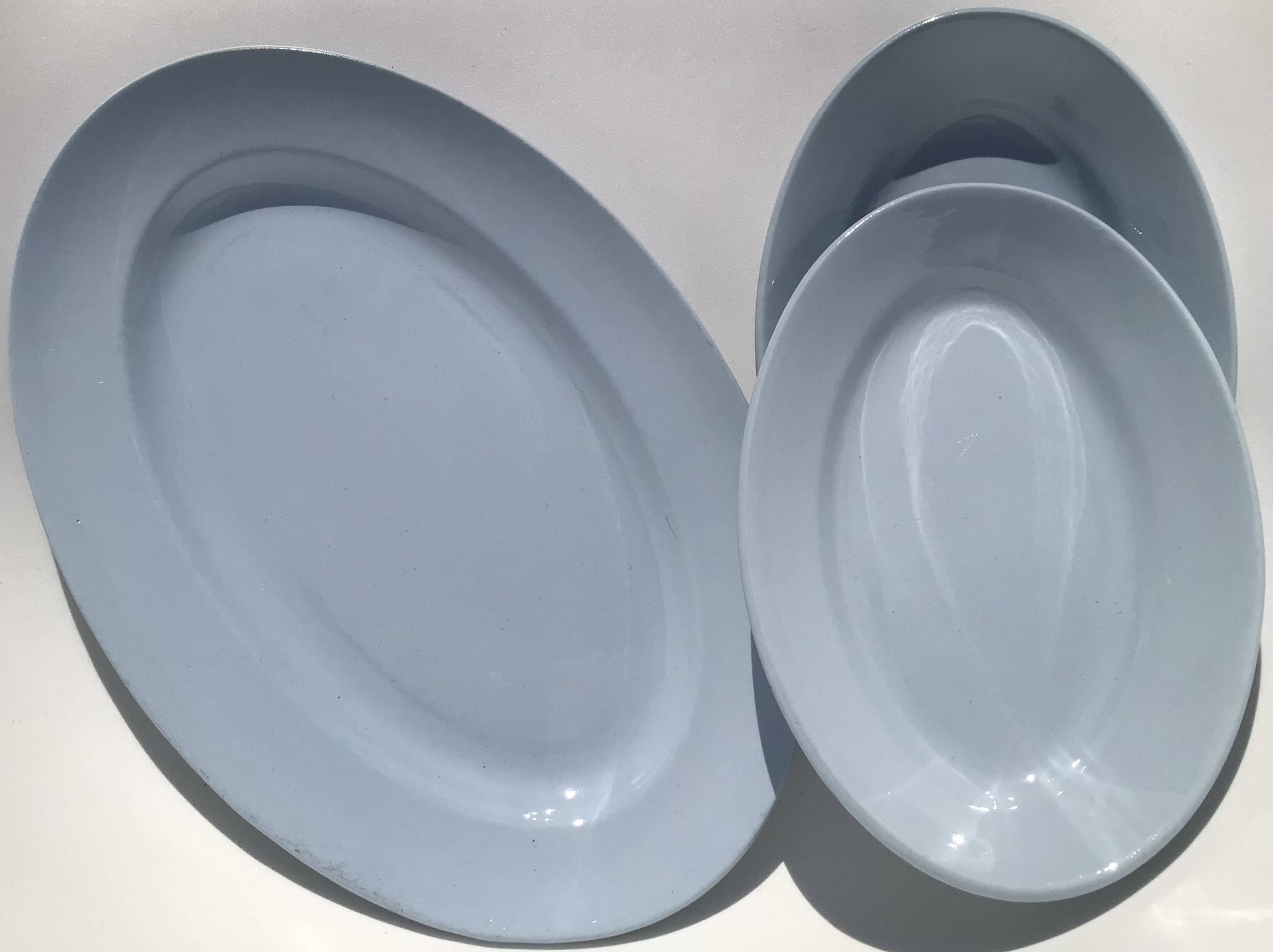 Plat ovale et deux ramequins assortis 50’s ciel