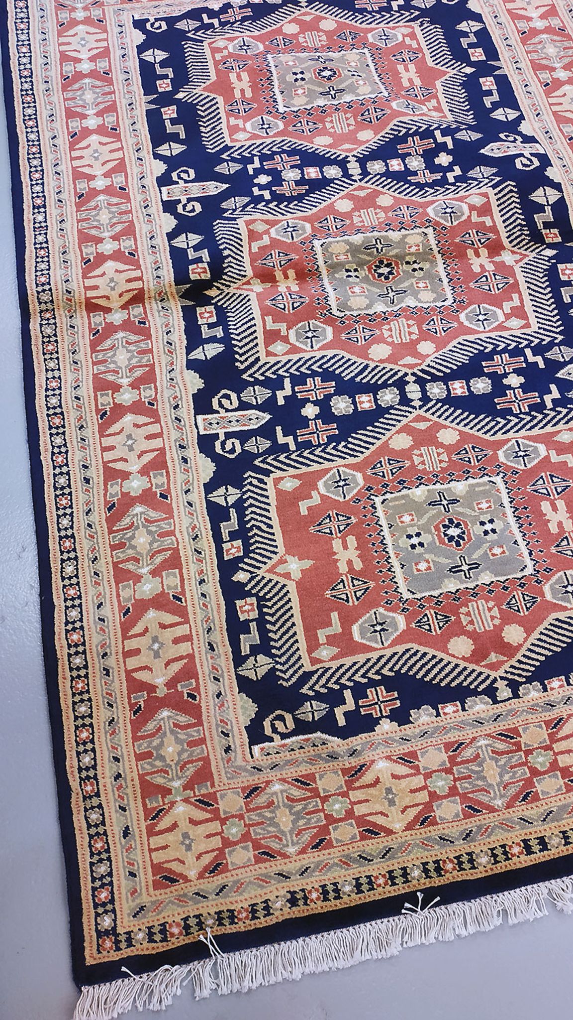 Tapis d'orient entièrement fait à la main "karachi" 191x127cm