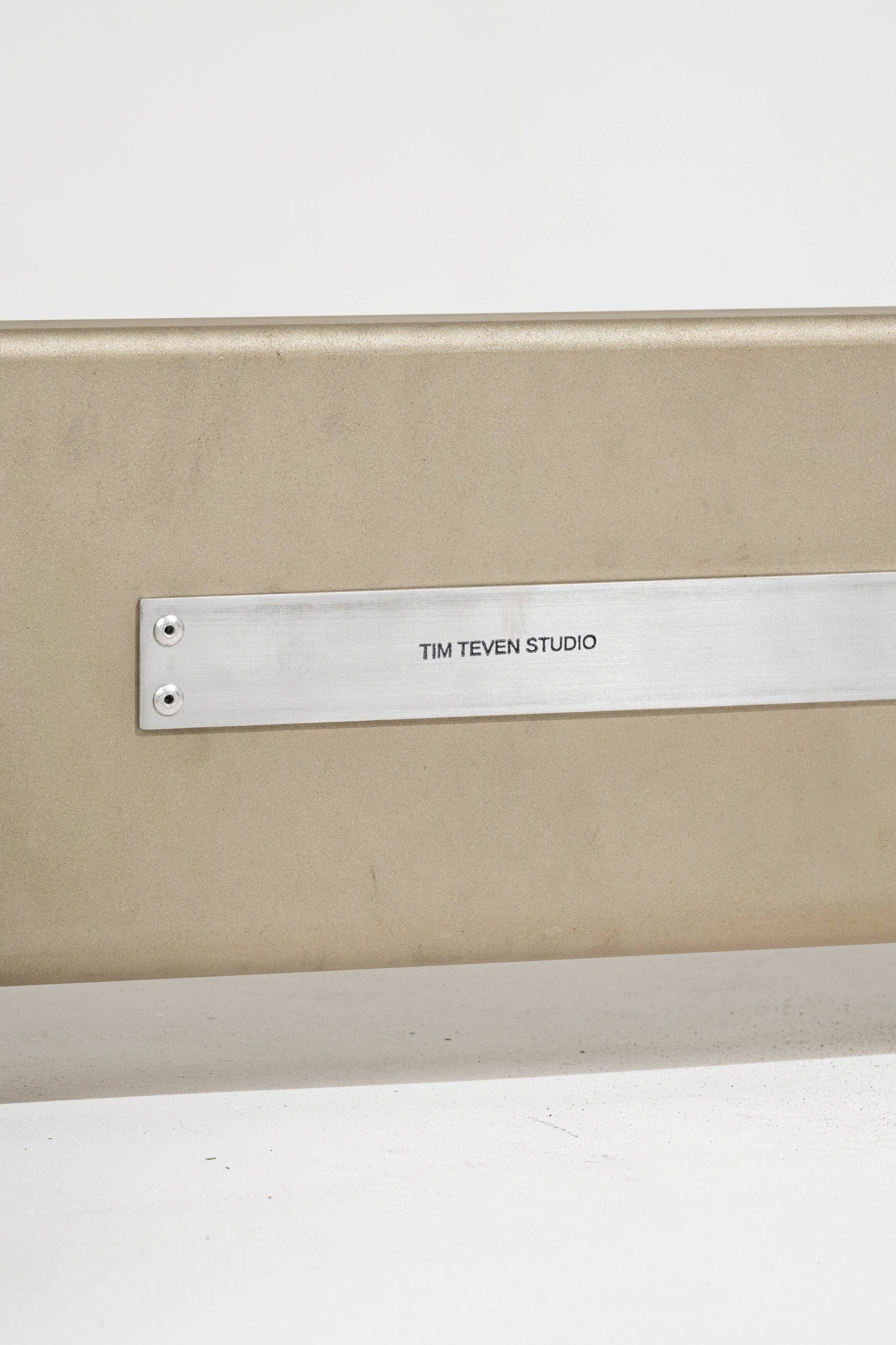 "Tube stool" bench in galvanized steel