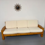 Canapé en pin massif et bouclette design scandinave des années 70