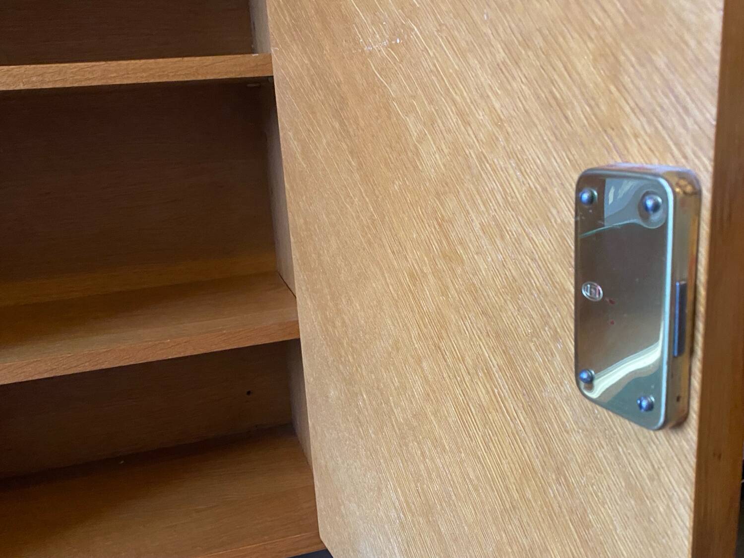 Vintage sideboard (shallow)