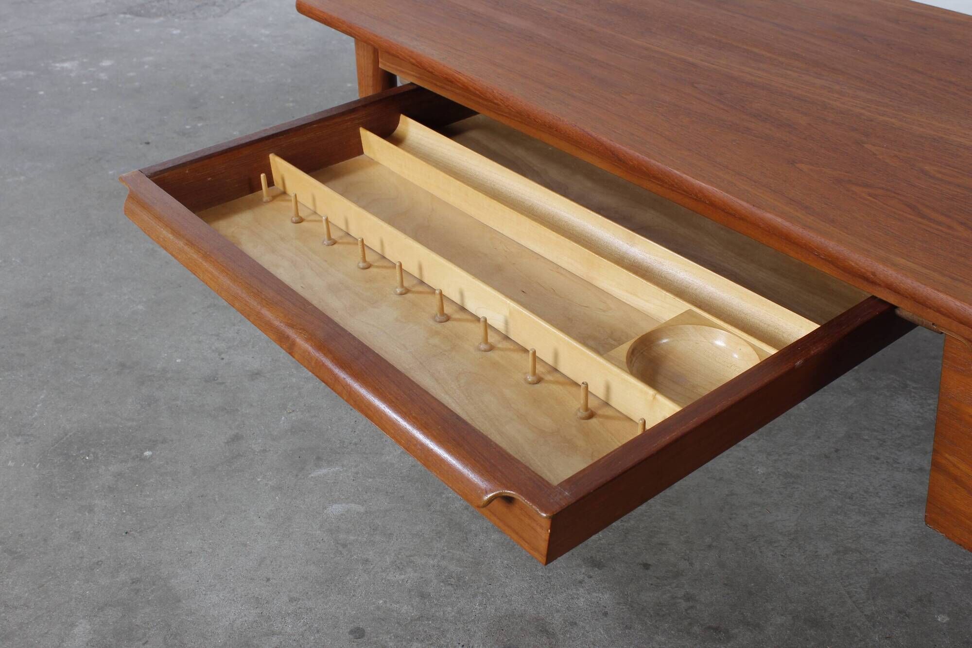 Coffeetable sewing table by Arne Wahl Iversen Danish design teak