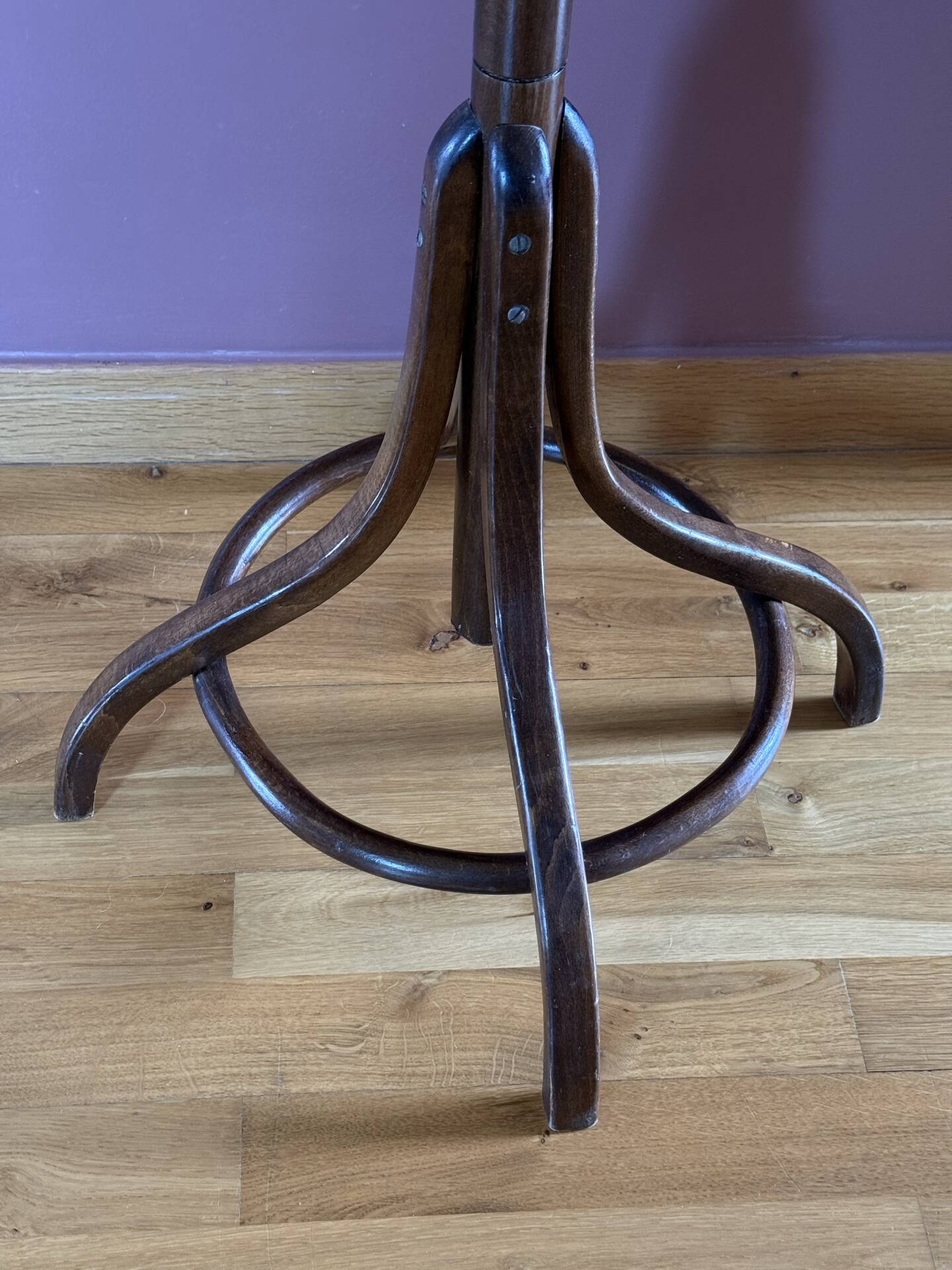 Free-standing coat rack in curved wood, parrot style Baumann or T.