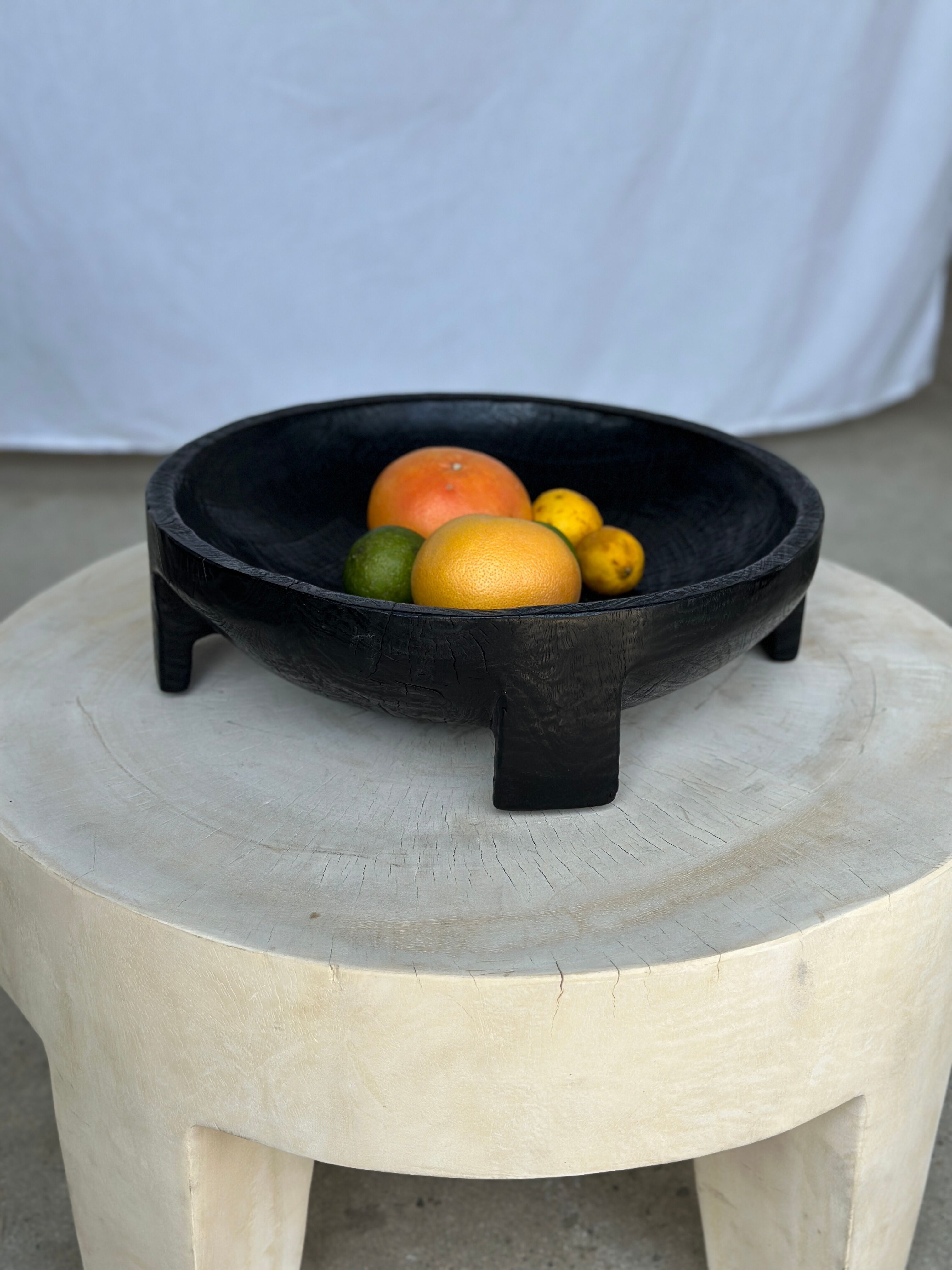 Cut in monoxyl mango wood