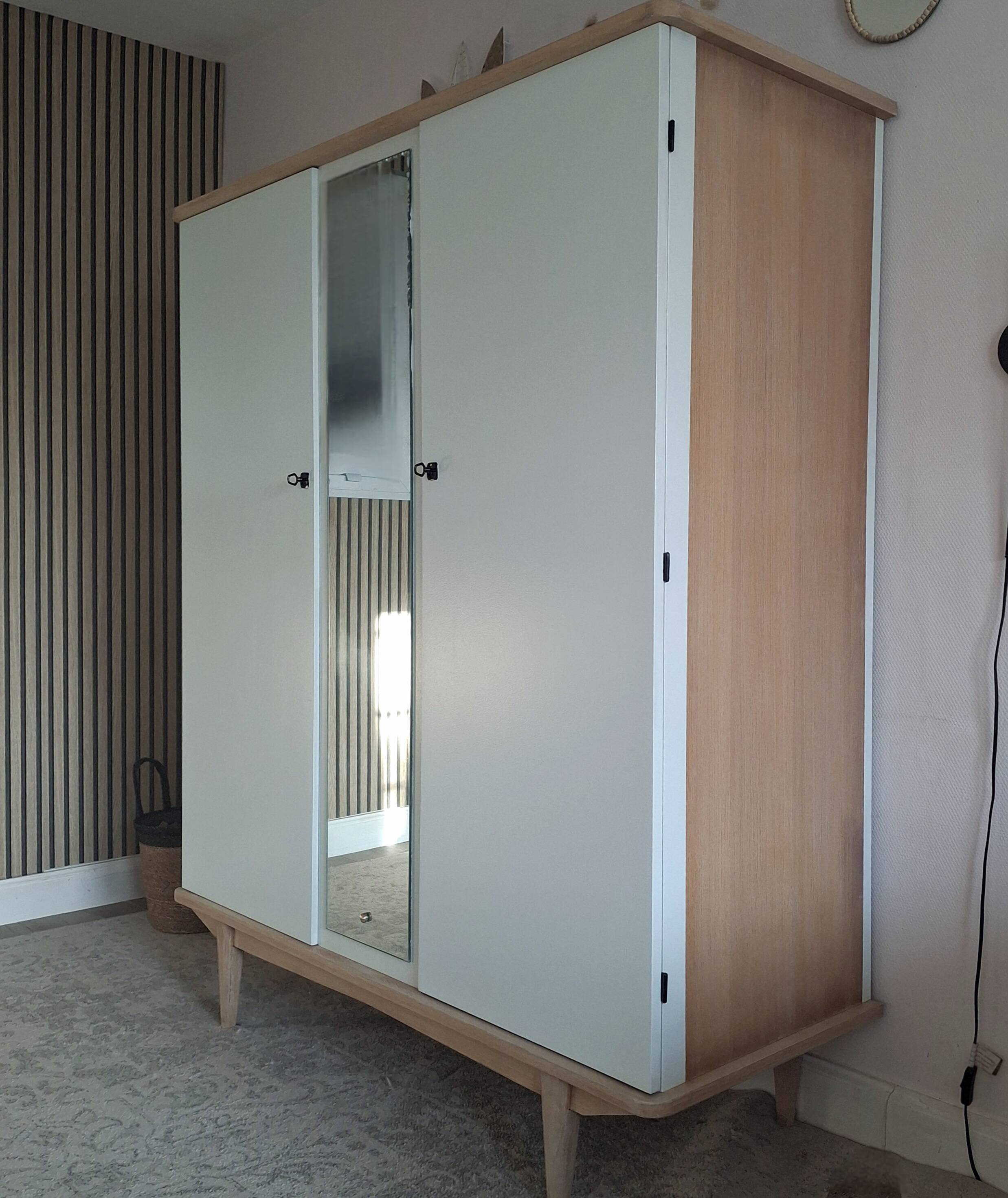 Armoire vintage années 60 relookée