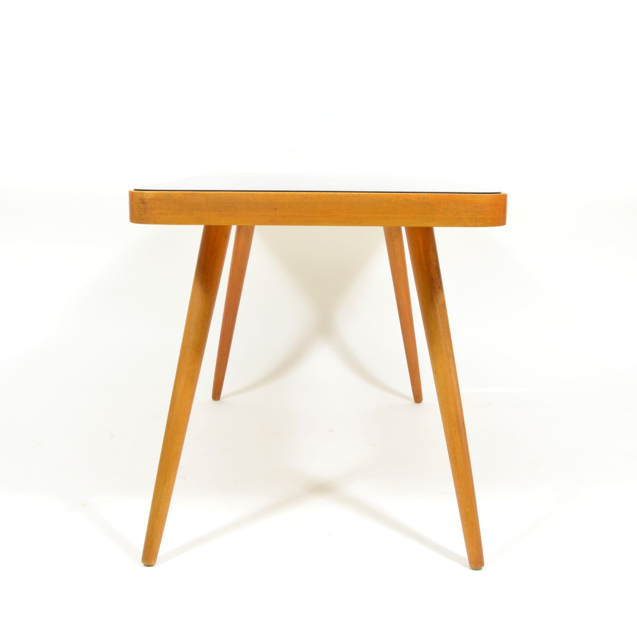 Table basse Interiér Praha tchécoslovaque des années 1960