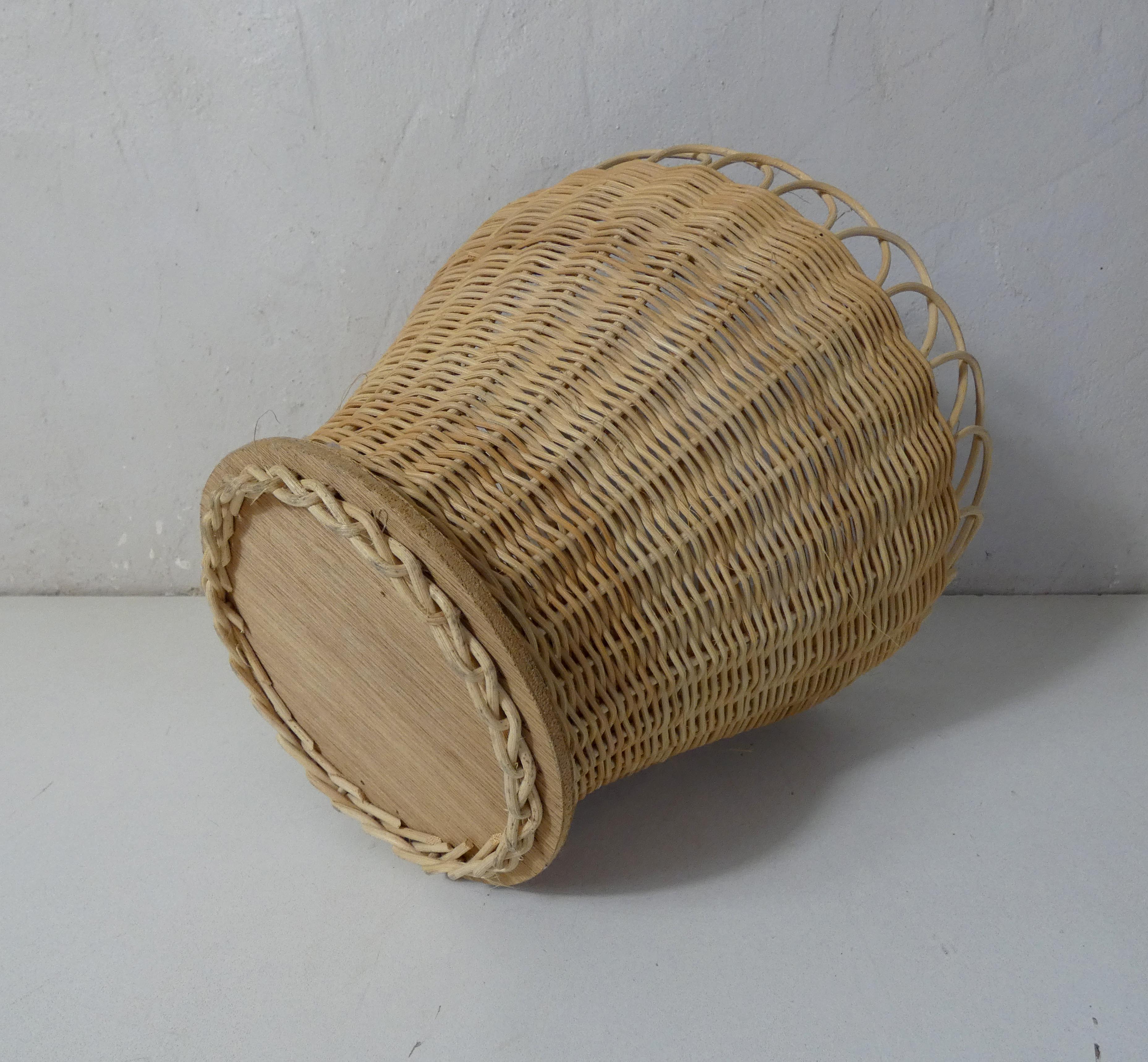 Cache pot en rotin