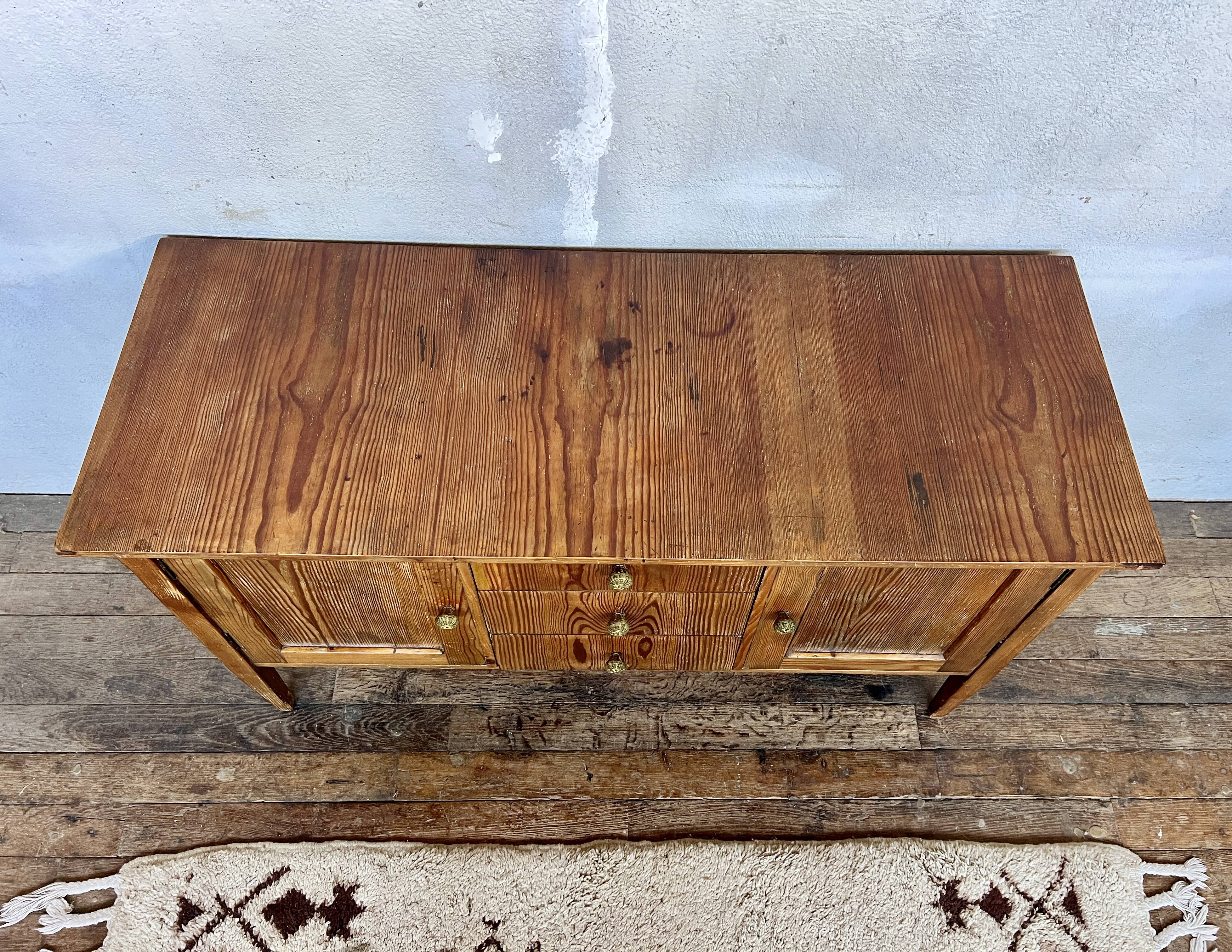 Vintage TV unit in pine with a Scandinavian look.