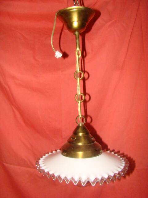 suspension in white opaline from the early 20th century