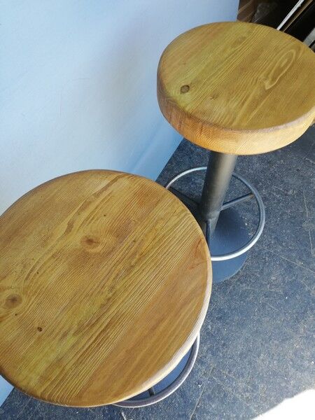 Pair 2 bar stool metal and wood