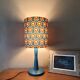 lampe à poser bois bleu, imprimé graphisme fleurs style vintage
