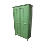 Green Parisian wardrobe