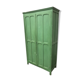 Green Parisian wardrobe