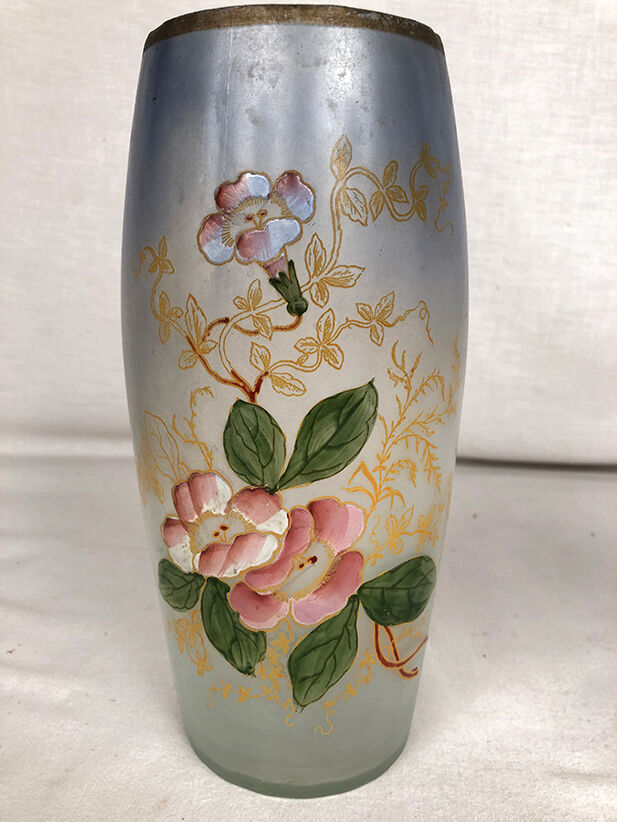 Pair of ovoid vases decorated with flowers