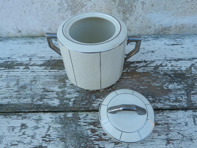 Off-white sugar and silver Art Deco Wolves Mill
