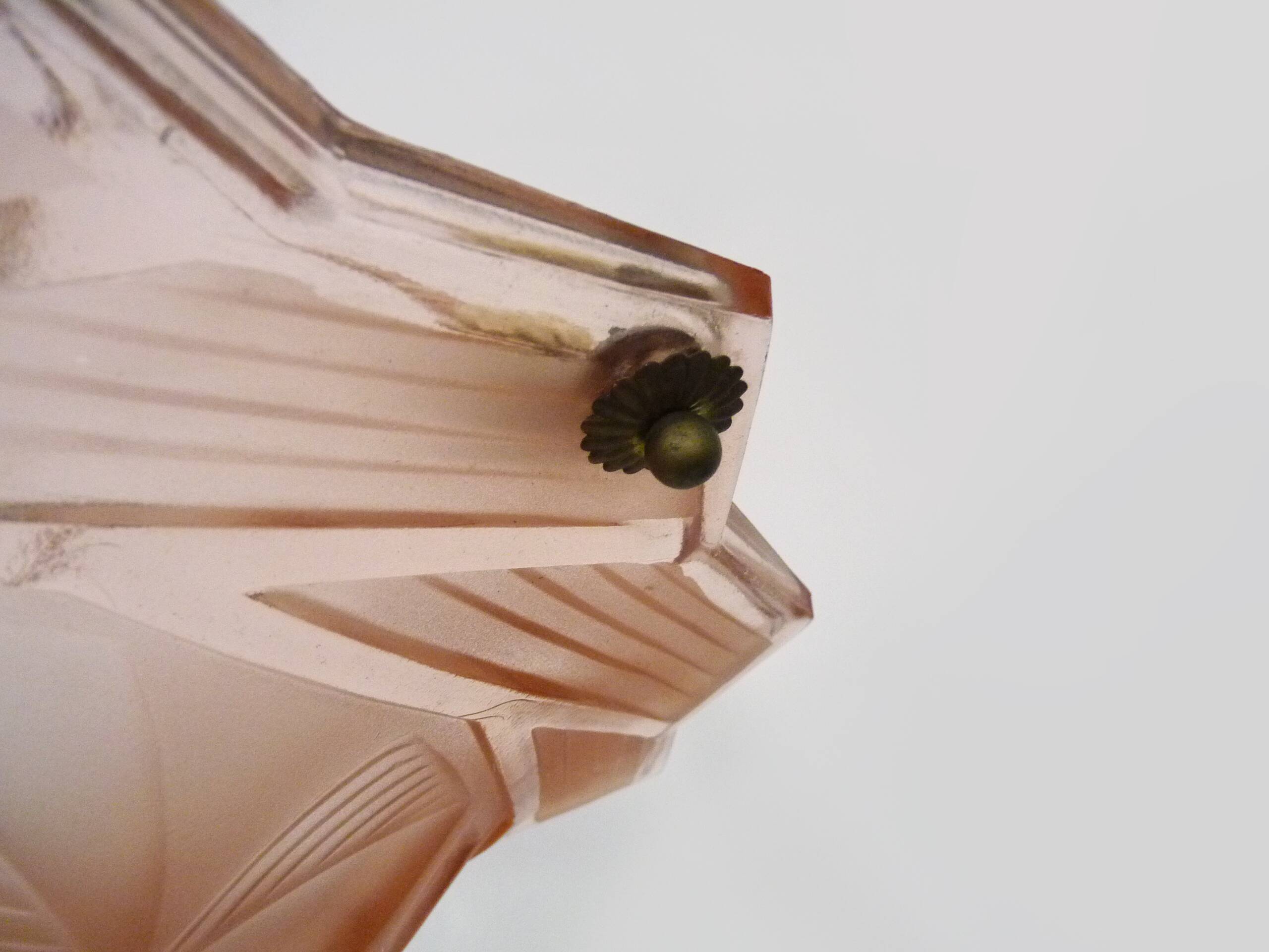 Antique Art Deco star-shaped pendant light with one burner, made of pâte de verre.