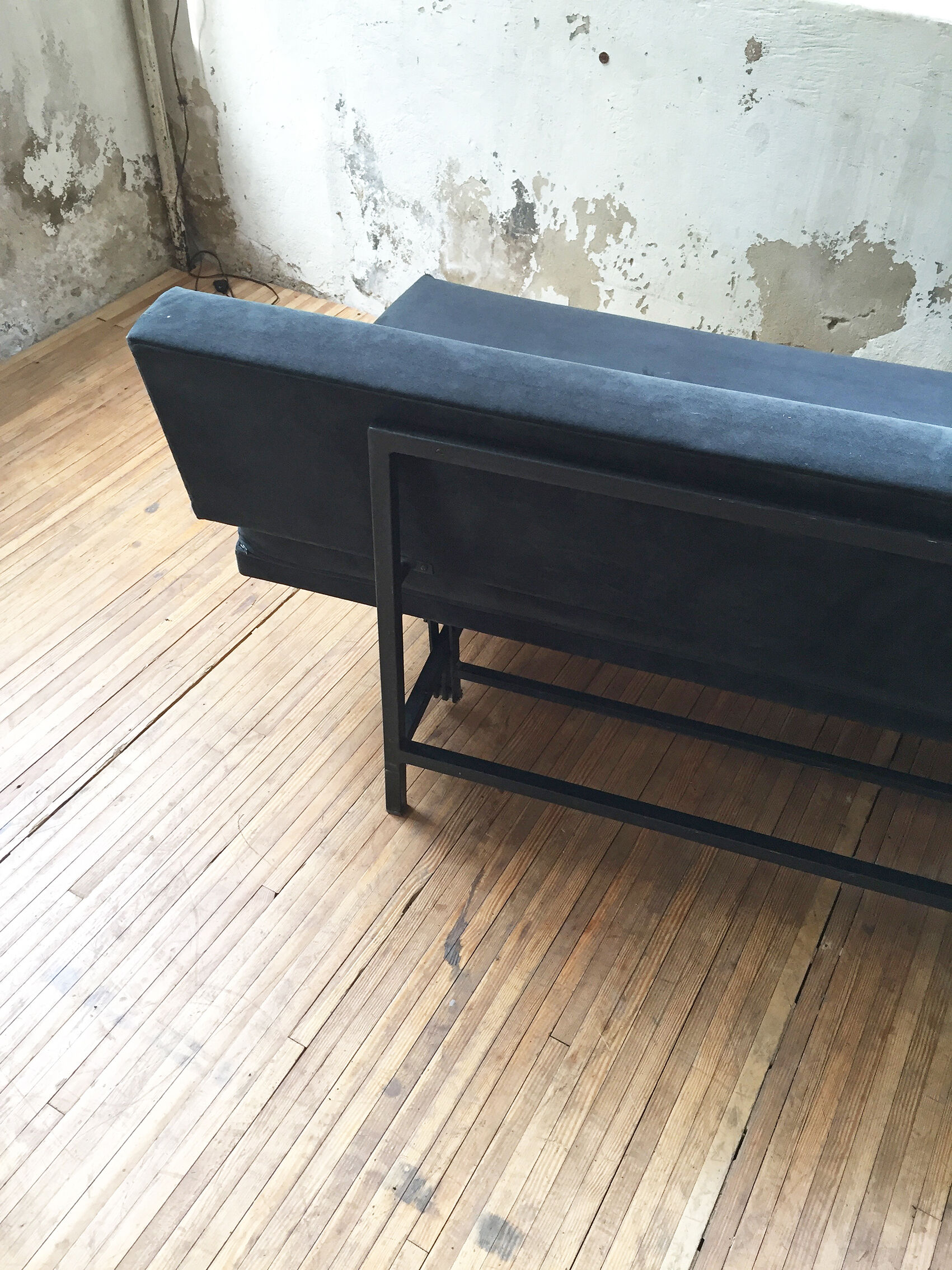 André Simard bench sofa for Airborne