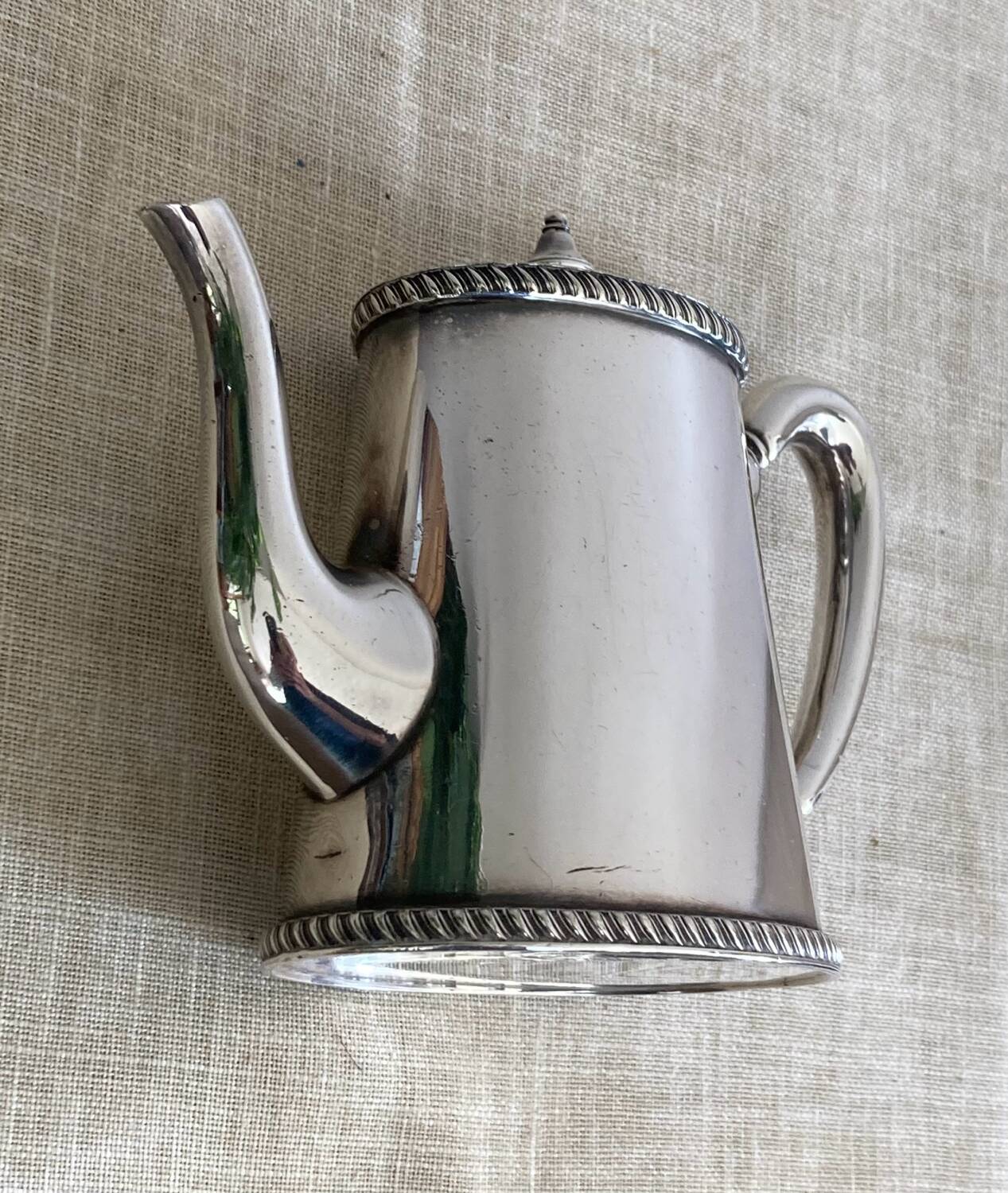 Petite Théière en métal argenté poinçonné made in Angleterre ELKINGTON PLATE
