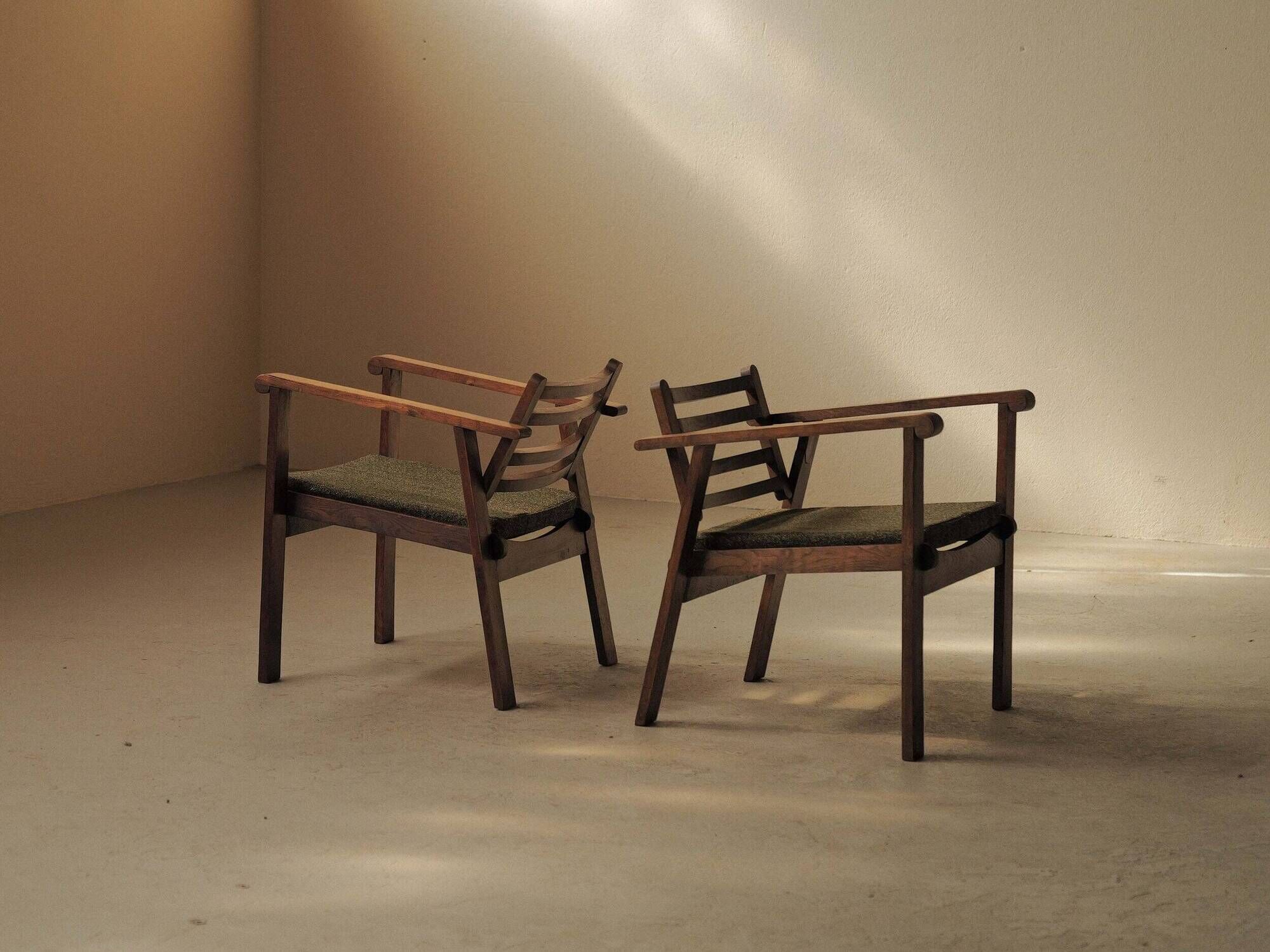 Pair of modernist armchairs in oak, Reconstruction, circa 1940