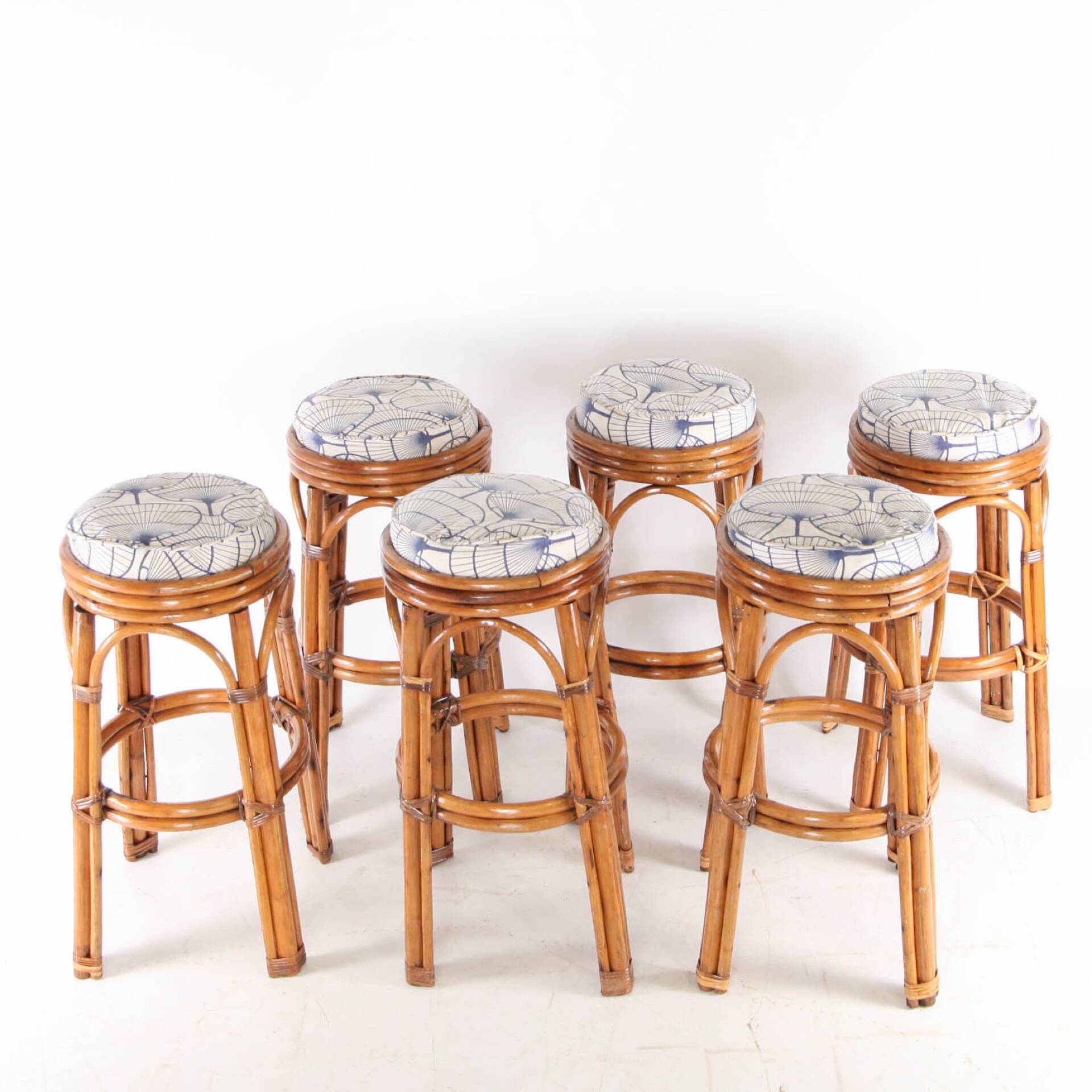 Set of 6 rattan stools