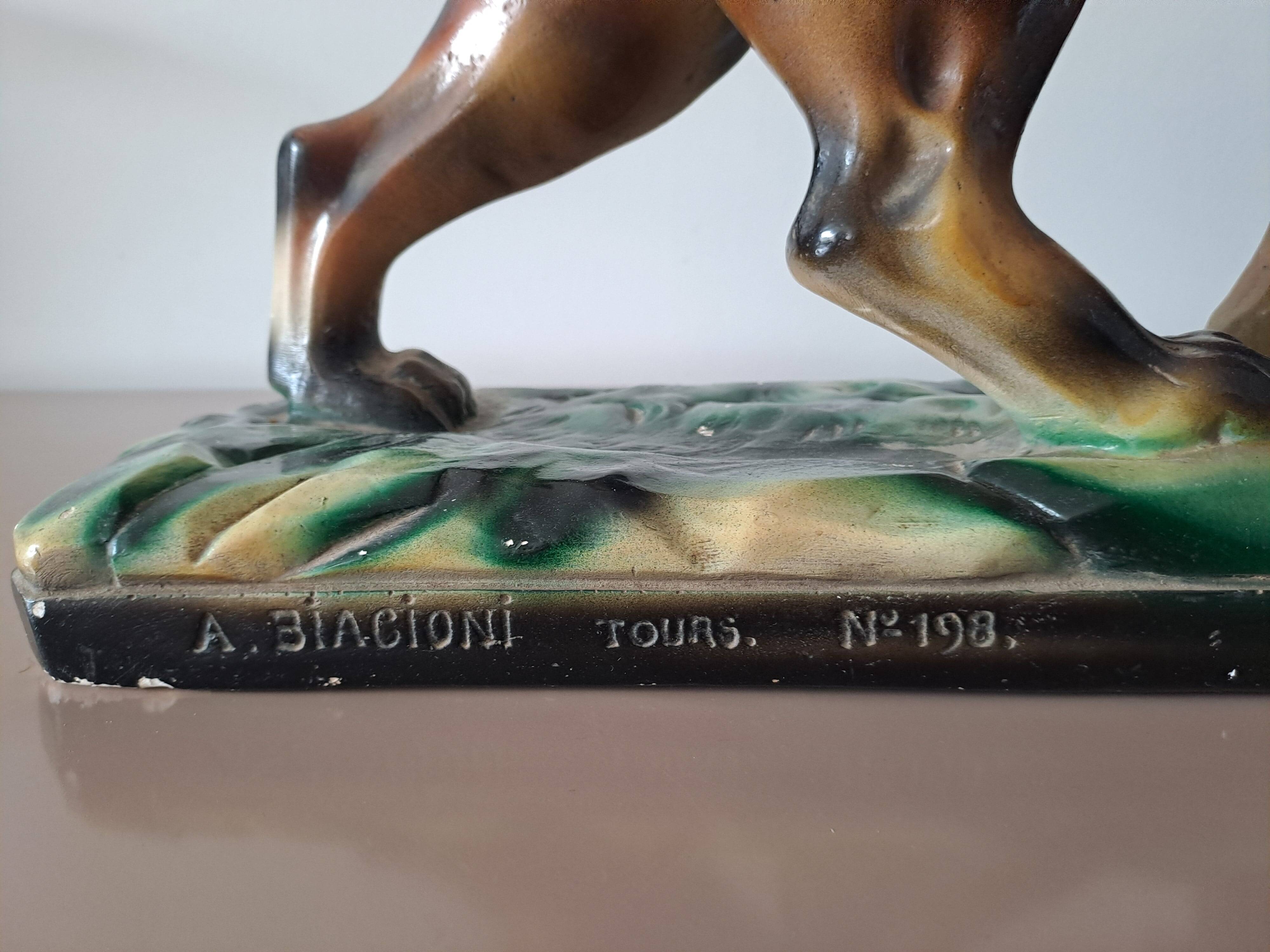 Ancient sculpture of a roaring lion – A. Biacioni Tours, n°108