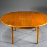 Round teak veneered extendable dining table from G-Plan, 1960s