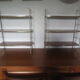 Étagère en bois et formica string doré