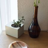 Cup empty marble pocket