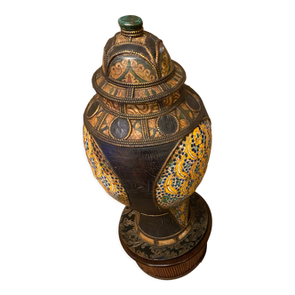 Moroccan urn