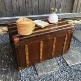 Travel trunk in wood and leather