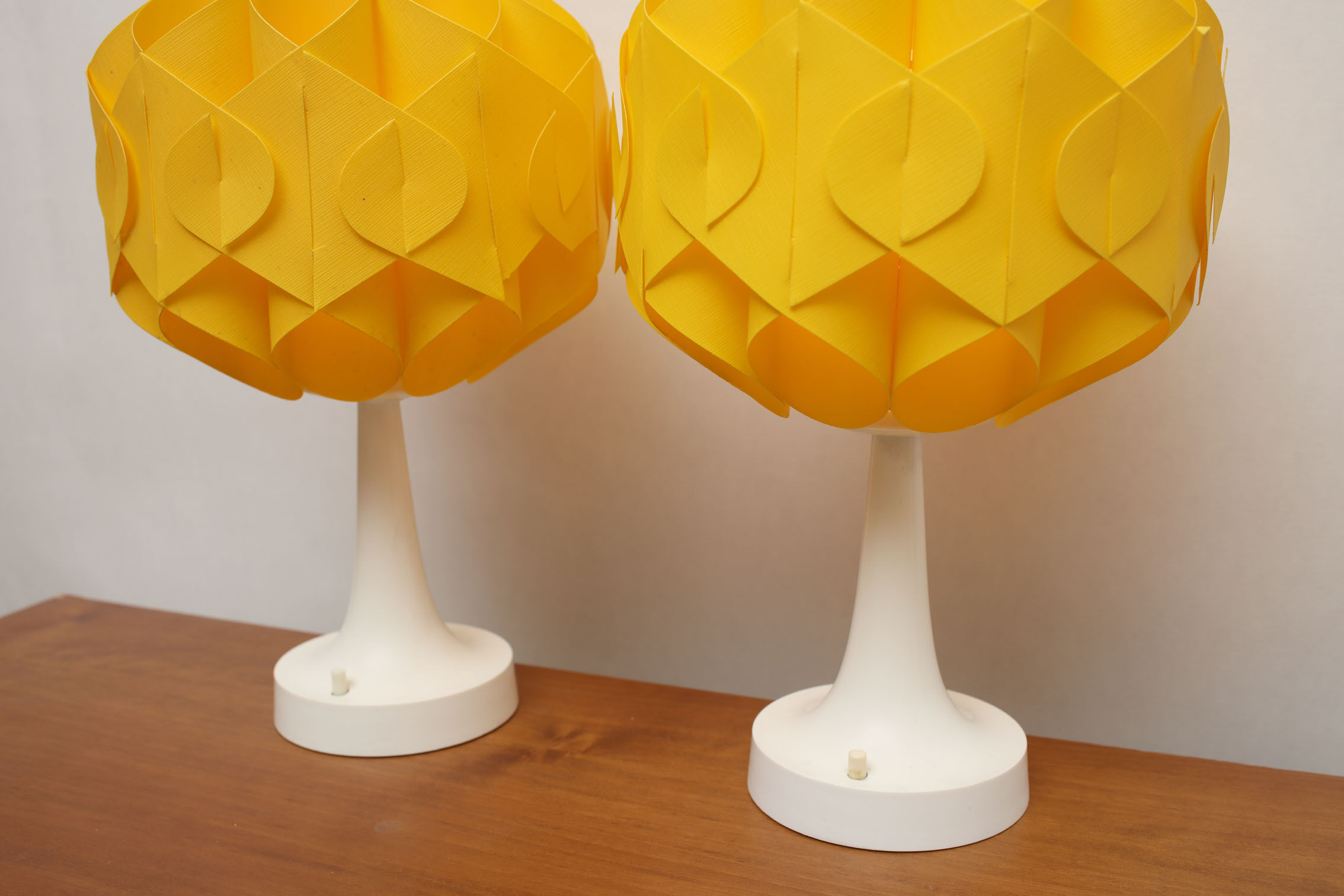 2 Tulip Tablelamps yellow 1970s