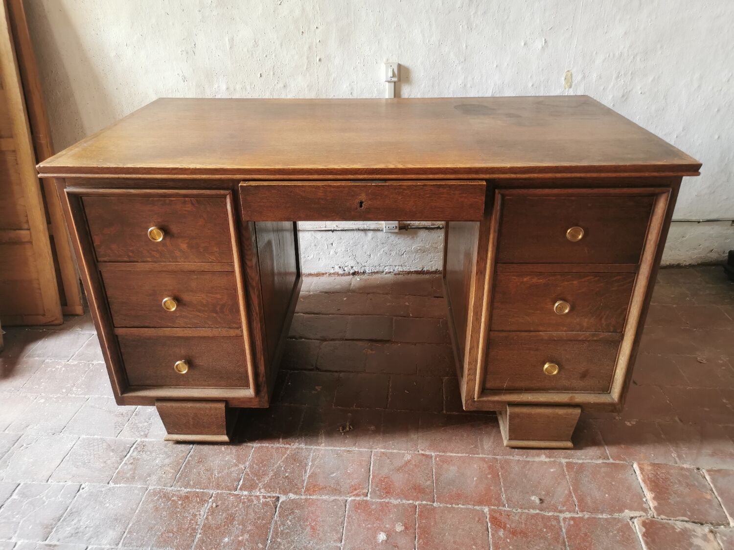 Art deco desk