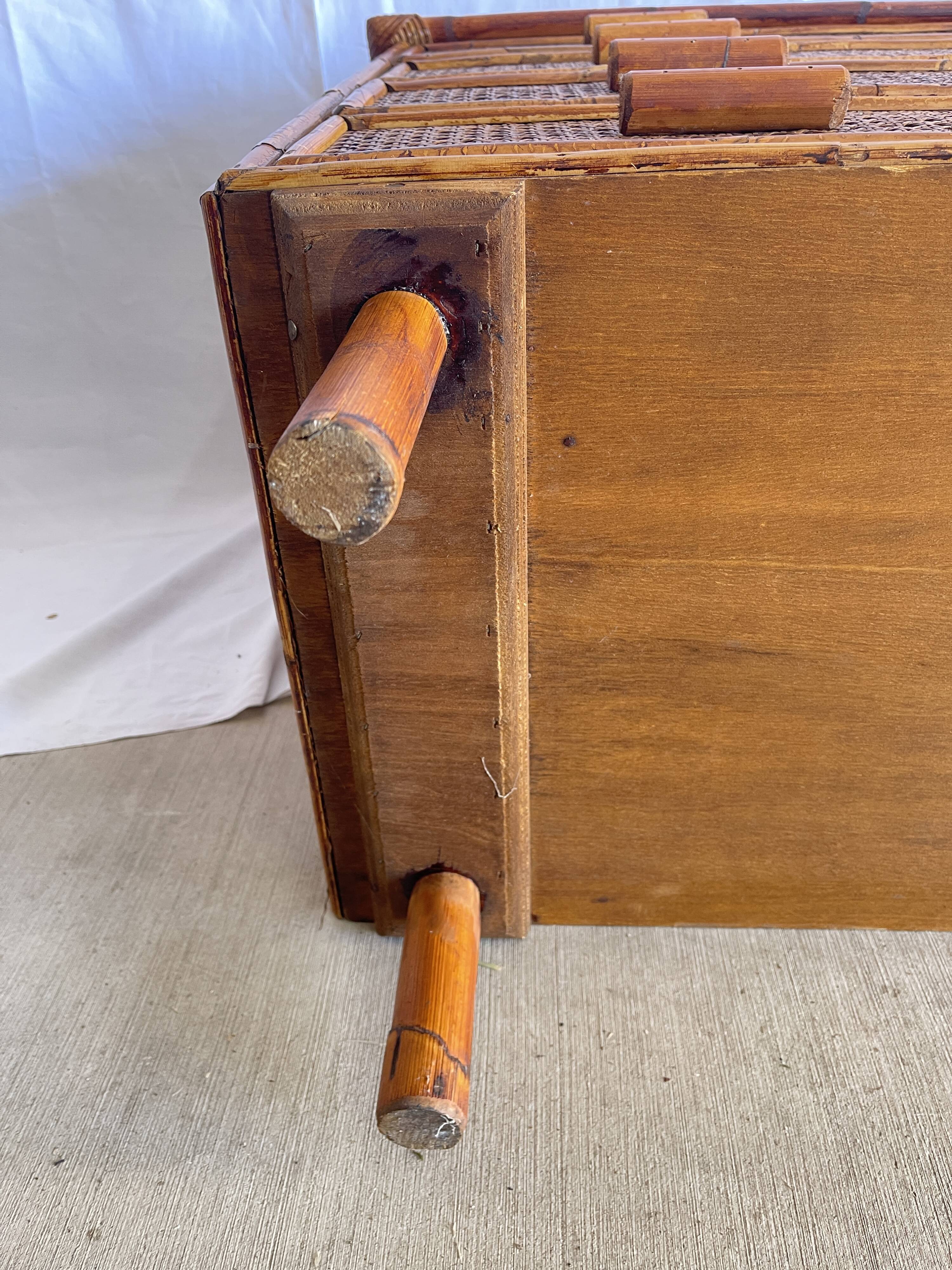 Commode  vintage en rotin et cannage
