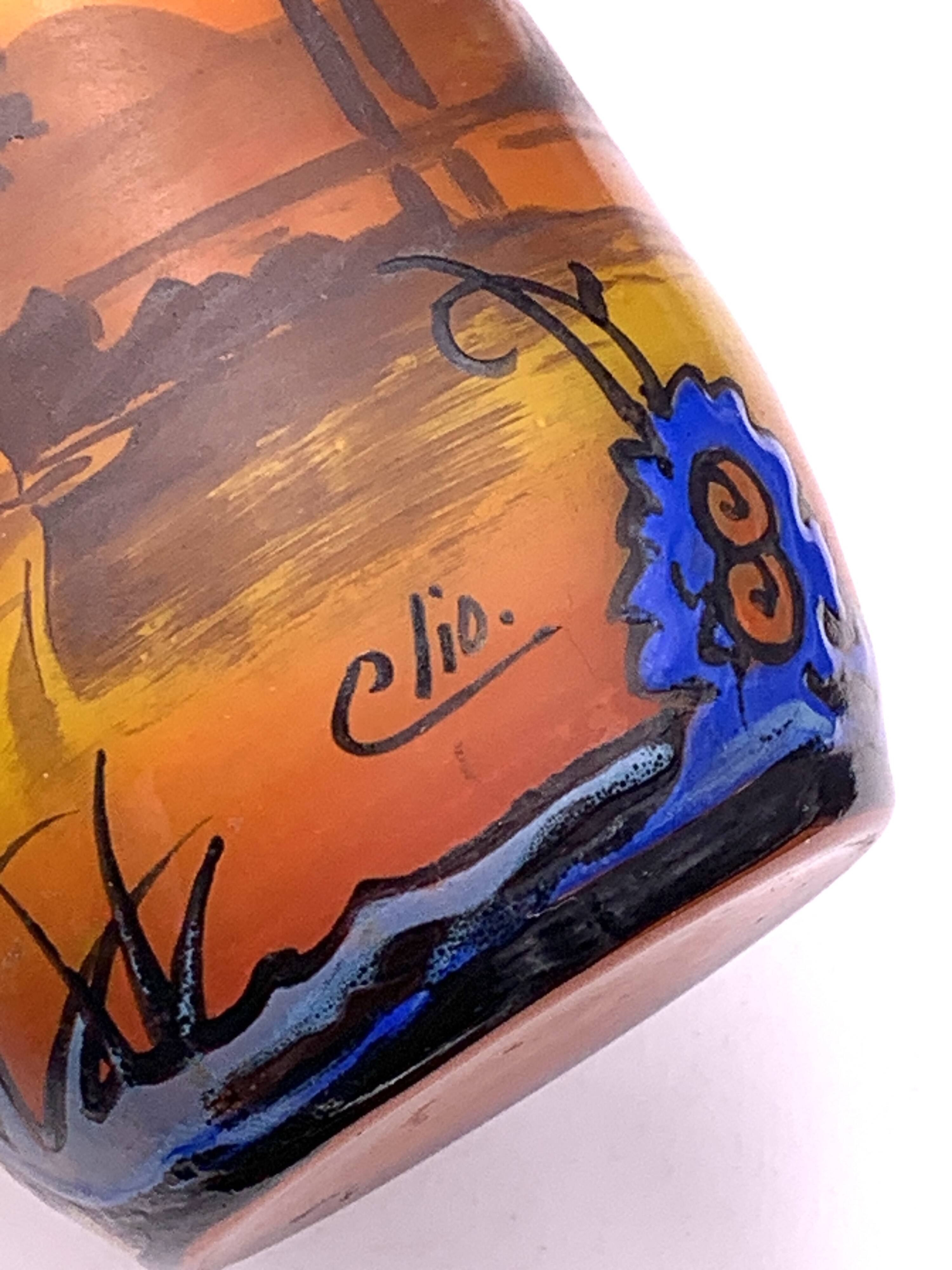 Vase Art Déco en verre peint et émaillé, signé Clio, circa 1920