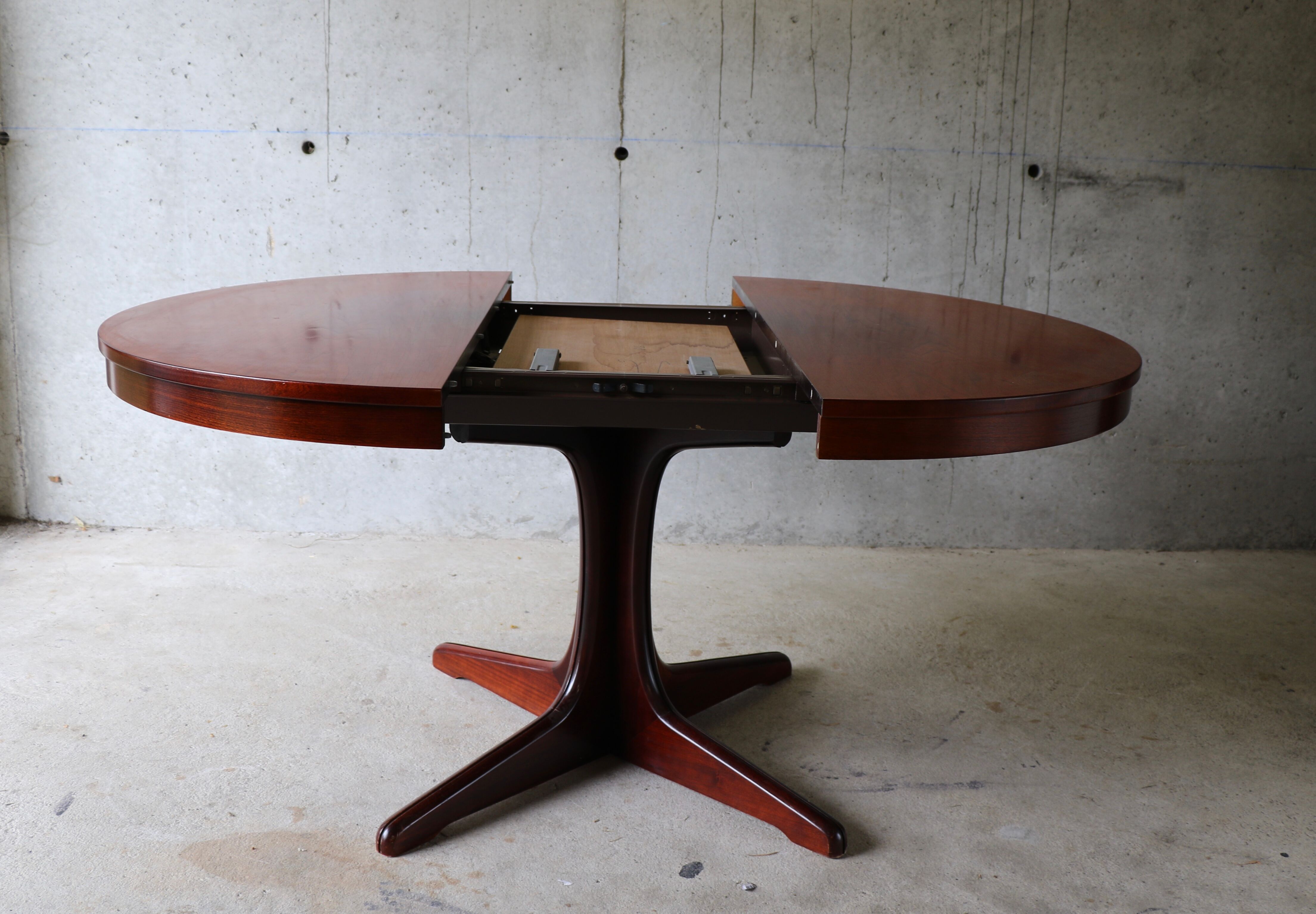 Table ronde Baumann vintage