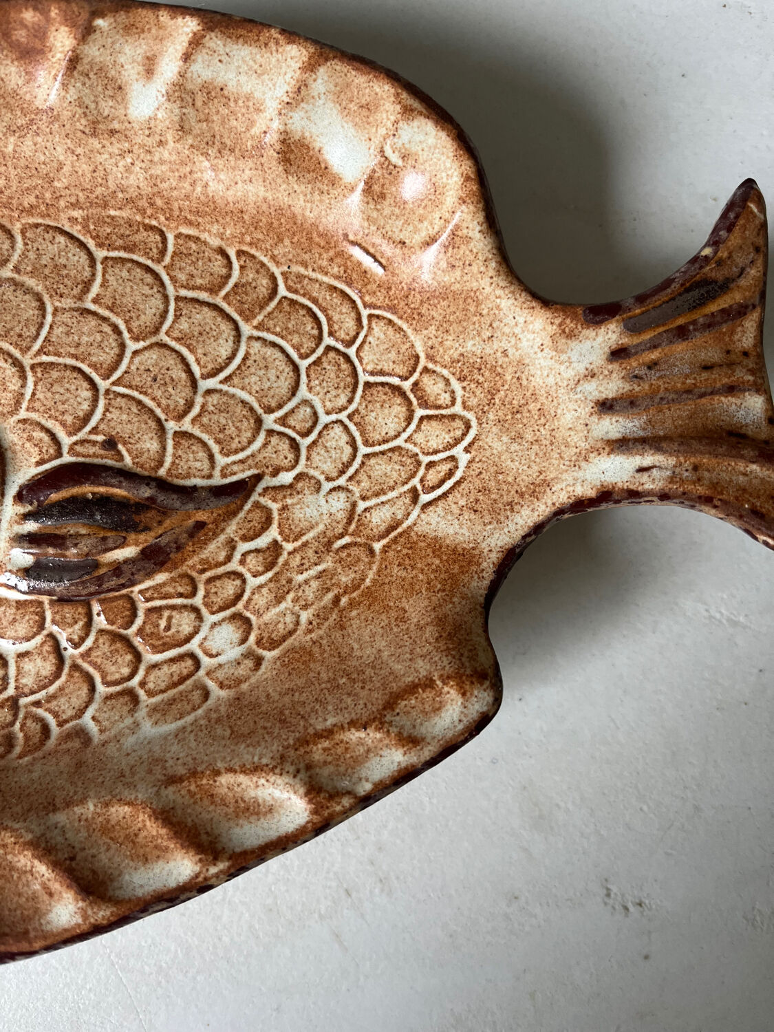 Ceramic bowl in the shape of a fish