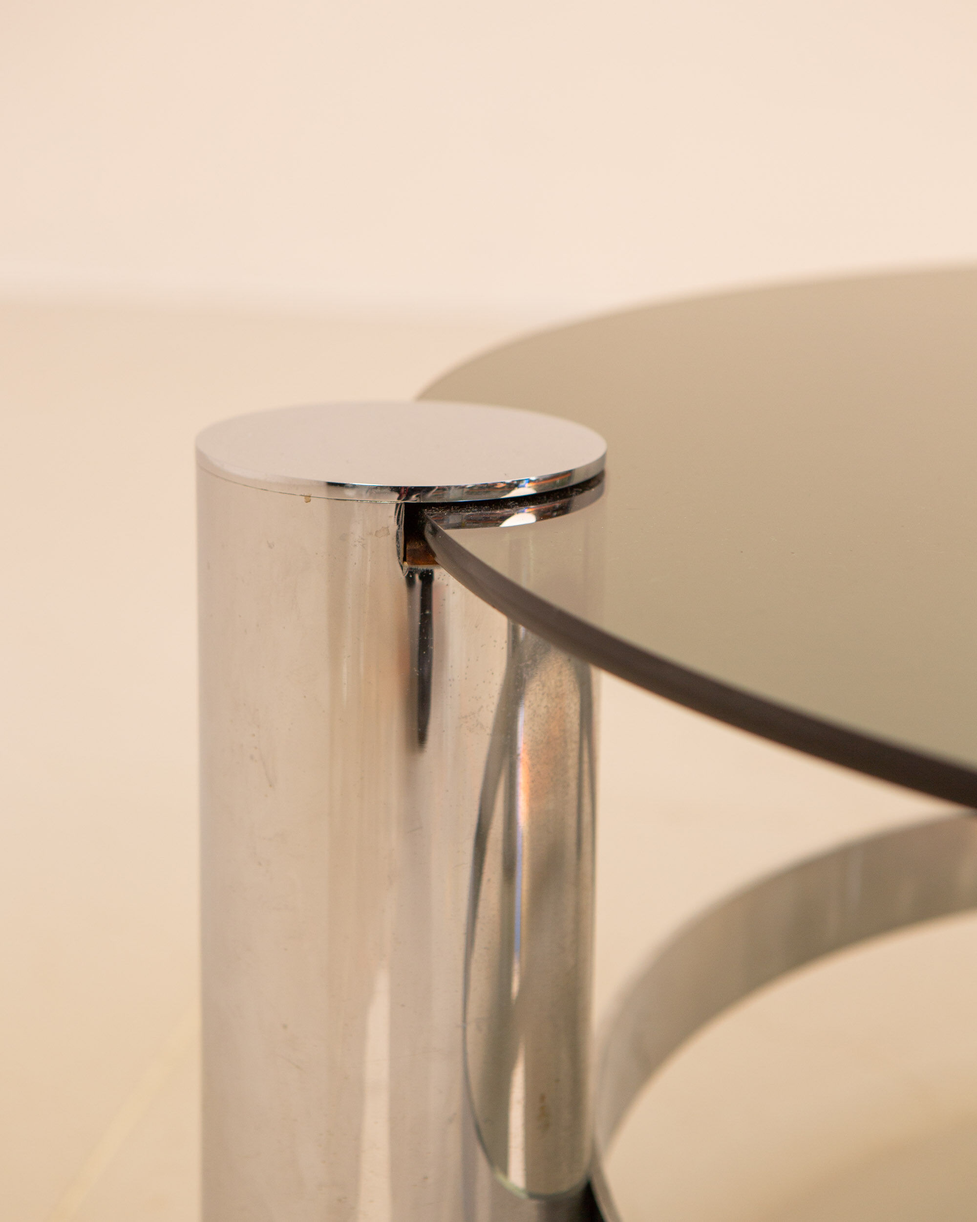 Circular coffee table & smoked glass 70's