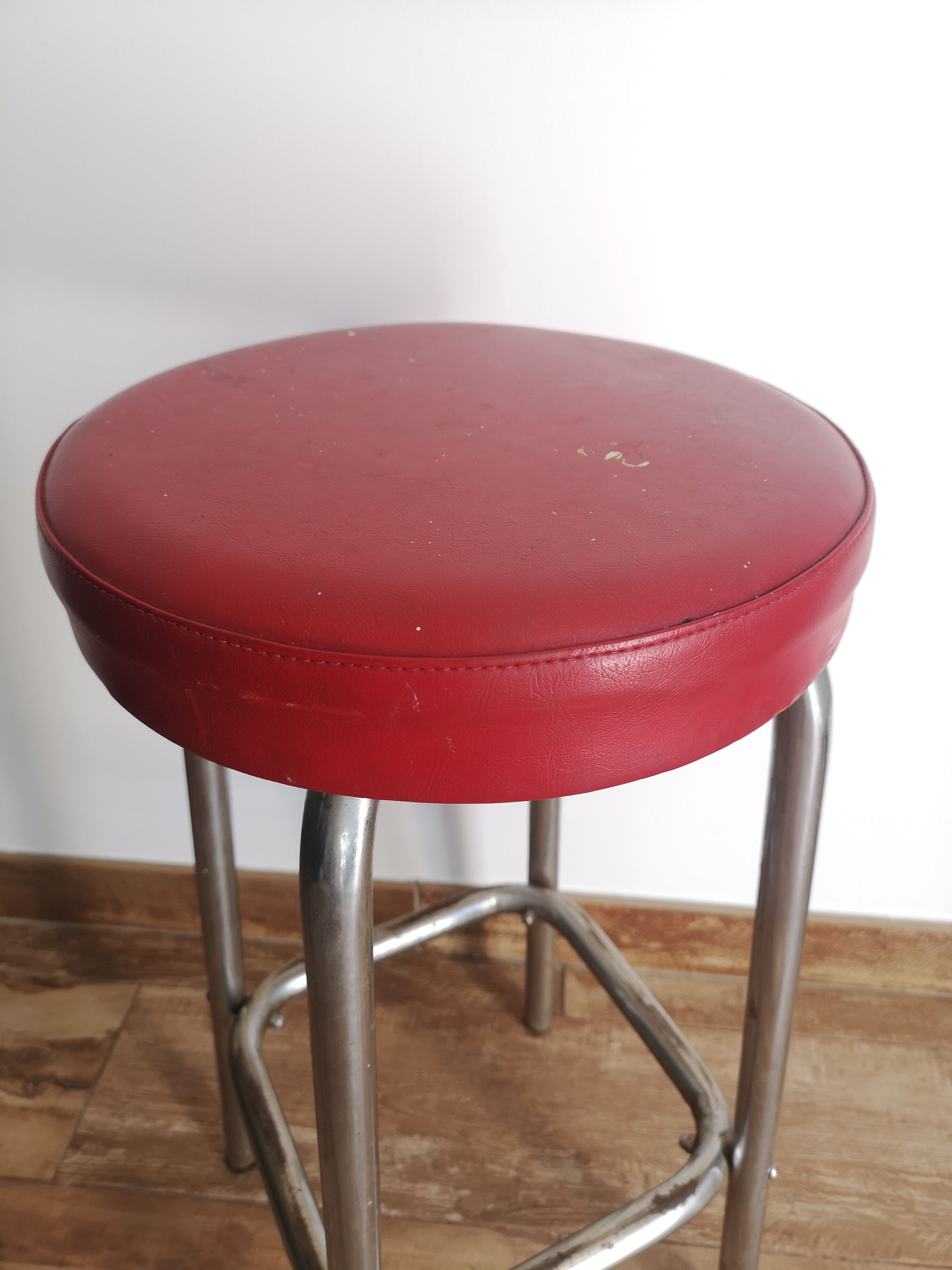 Bar stool