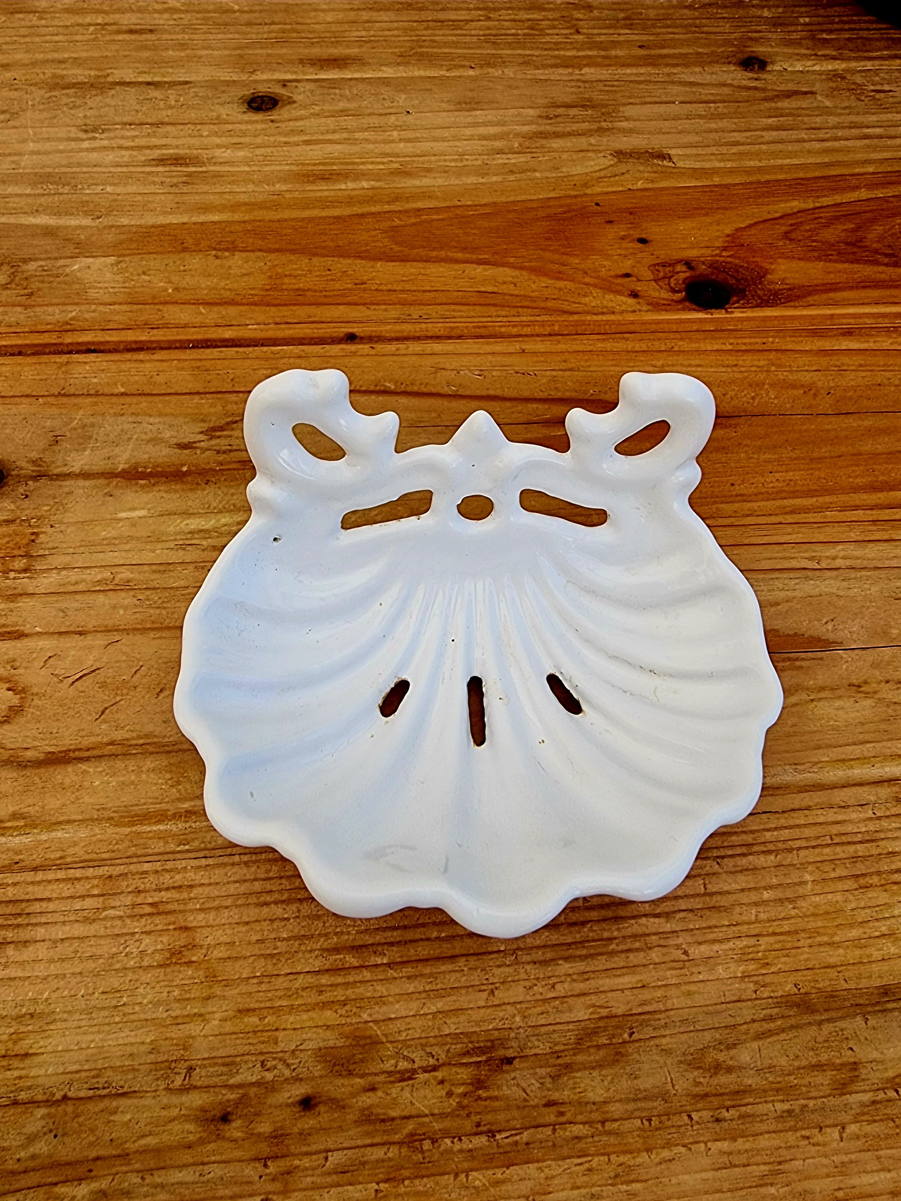 Vintage shell soap holder