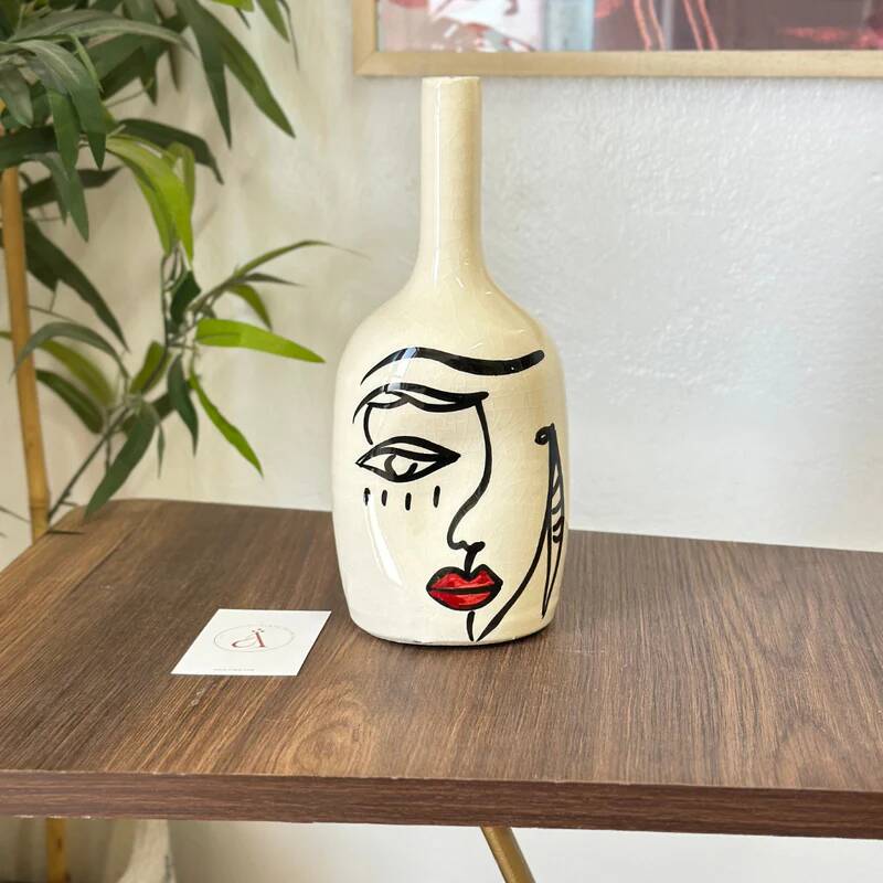 Red Oudm Vase
