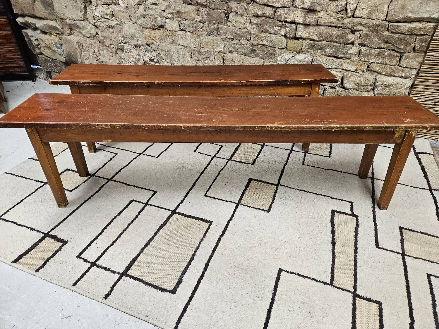 Lot deux bancs de ferme sapin vintage
