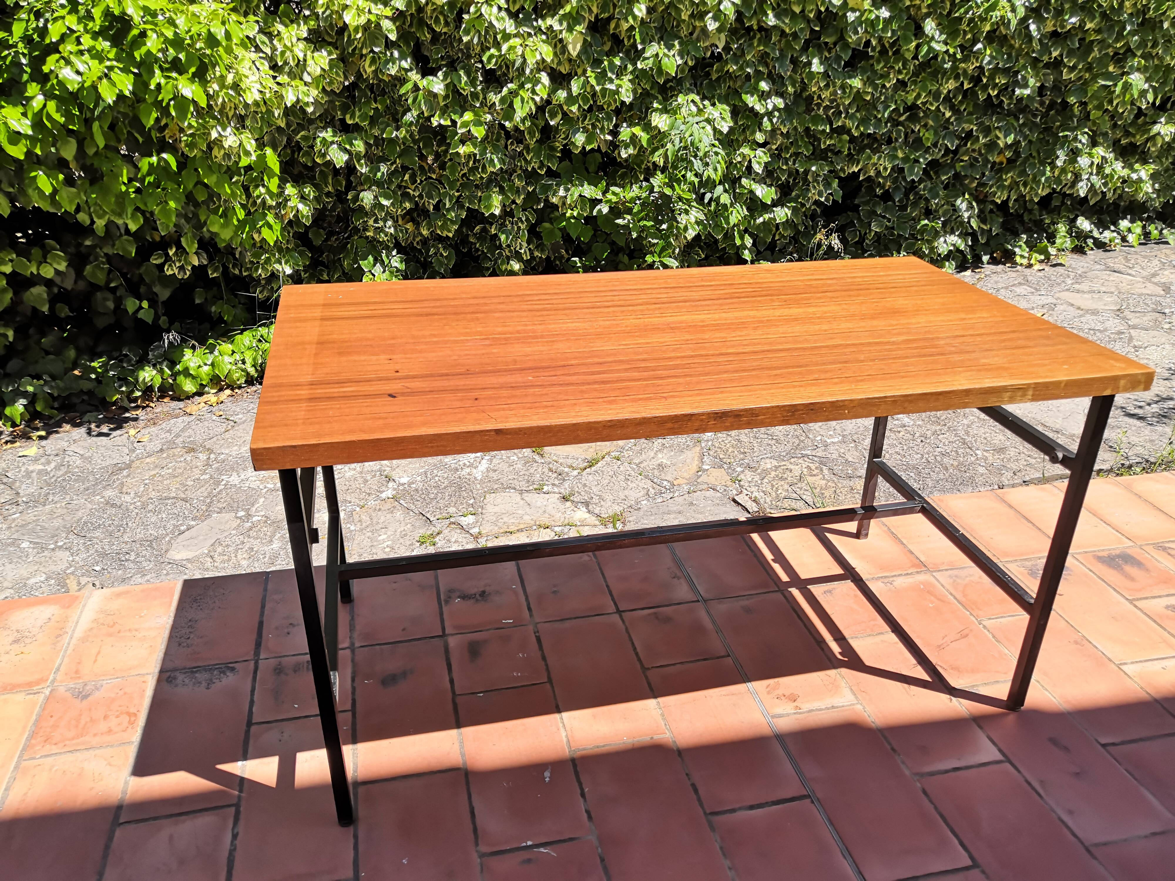 Metal and wood dining table for 6/8 people 145 cm vintage