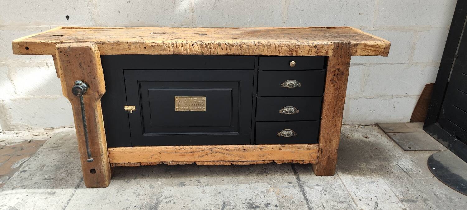 Old oak workbench cabinet with 1 door and 4 drawers