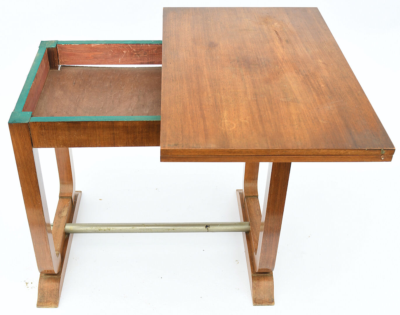 Portfolio table from the 1940s