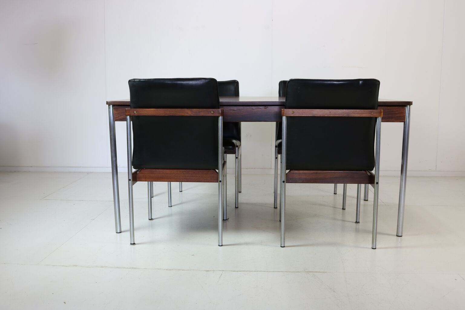 Dutch design dinner set for Thereca