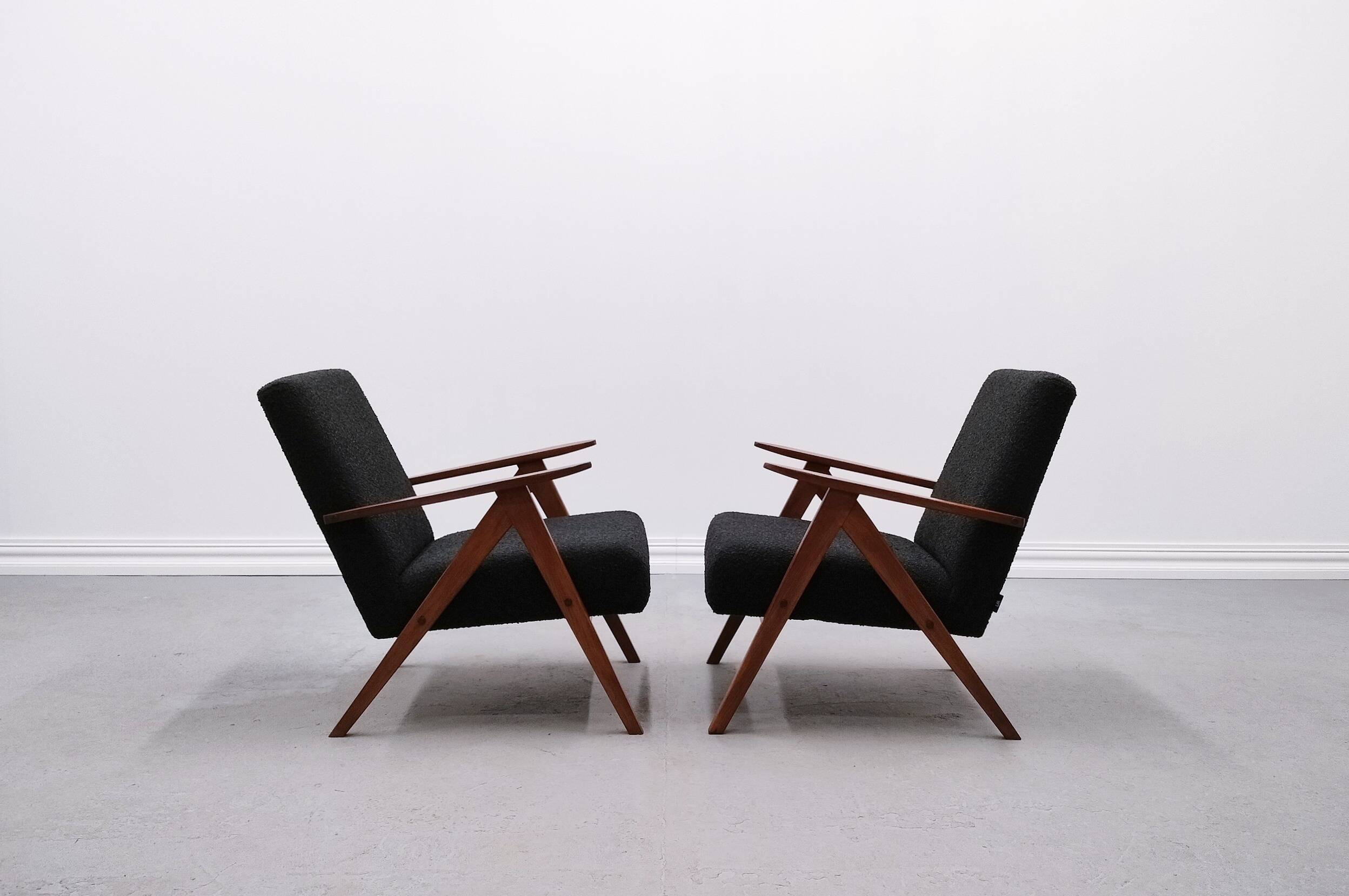 Mid-Century Easy Chair, Model B 310 Var, in Black Shield