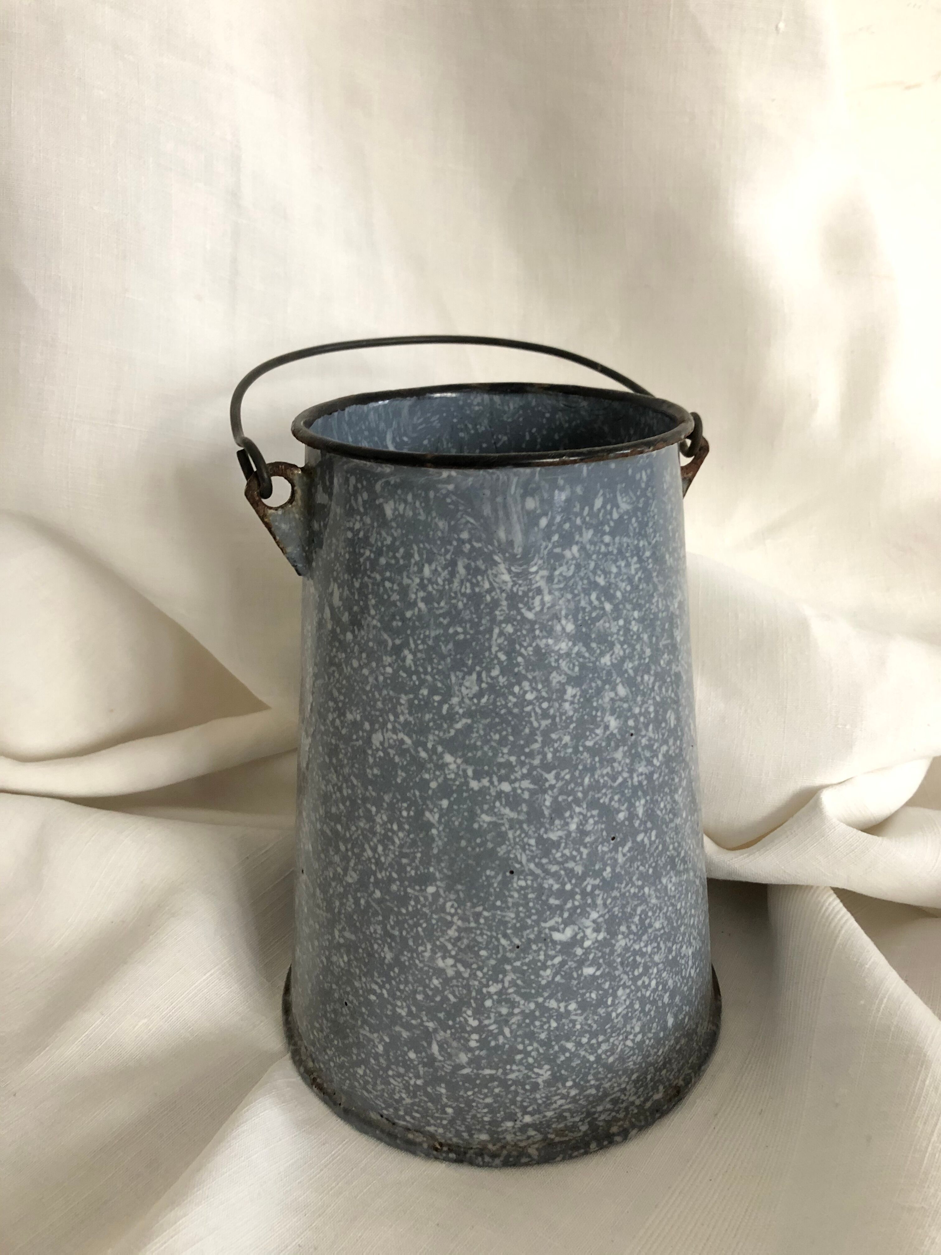 Enamelled milk jar, kitchen decoration